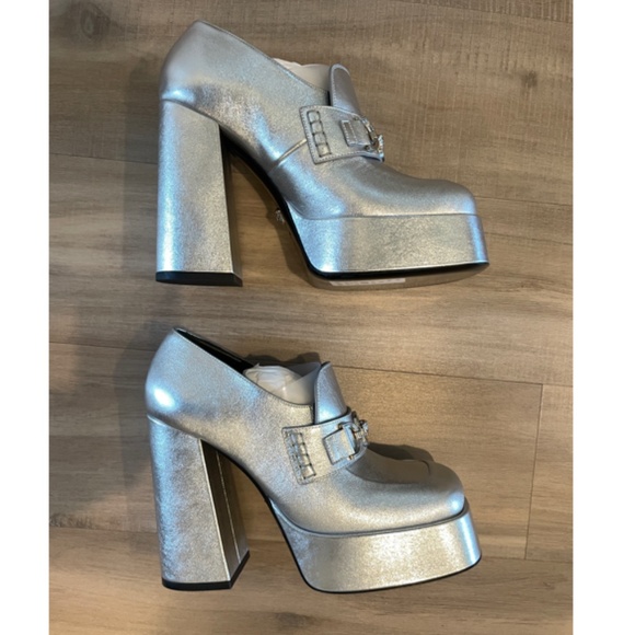 Versace Silver '95 Medusa Embellished Leather Platform Pumps Women Size 8 US New - Picture 8 of 15